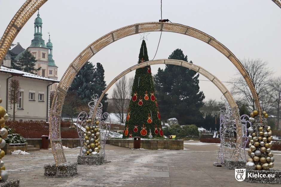 W mikołajki zaświecą lampki na kieleckiej choince