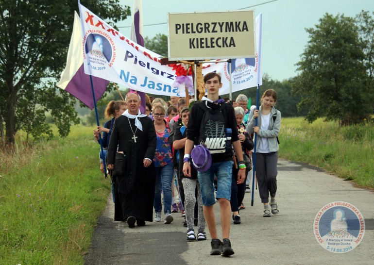 [VIDEO + GALERIA] To był najdłuższy etap. Pielgrzymi dotarli do Chmielnika i Pińczowa