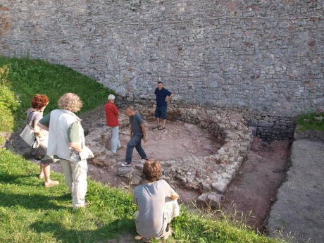 Toaleta na zamku w Chęcinach zniszczy zabytek? Kontrowersje wokół inwestycji