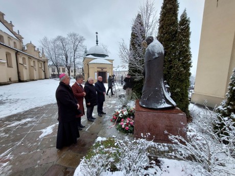 Oddali hołd biskupowi Czesławowi Kaczmarkowi