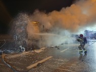 Pożar ciężarówki na trasie S7. Strażacy w akcji