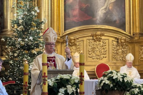 [FOTO] Biskup Jan Piotrowski: Jezus Chrystus jest darem Bożej miłości dla wszystkich, bez wyjątku