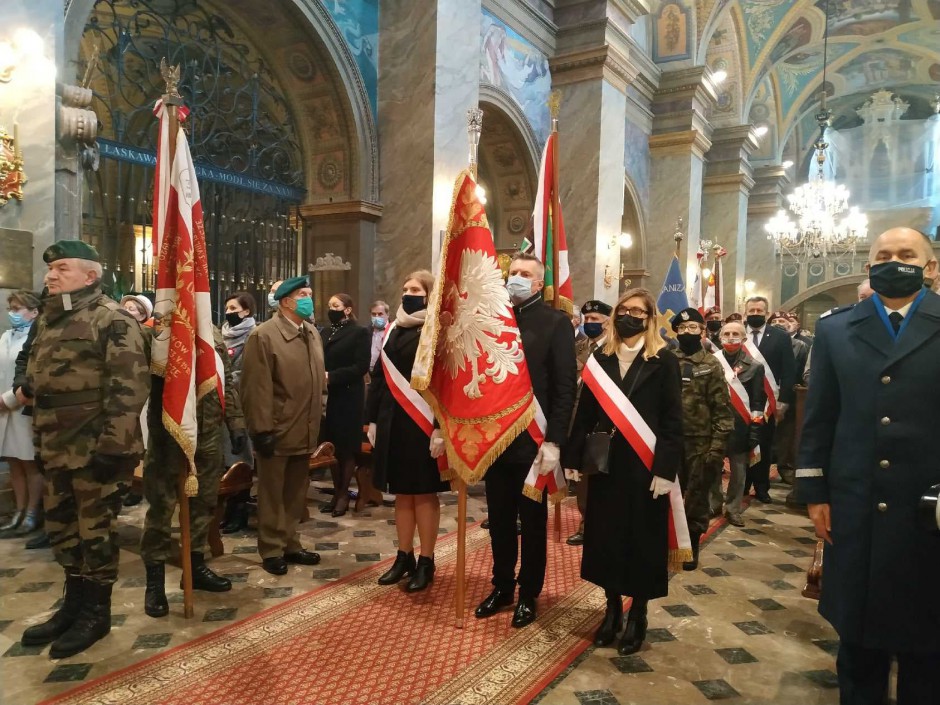 Uroczysta Msza w katedrze. Biskup Jan Piotrowski: Jedność buduje się na prawym sumieniu