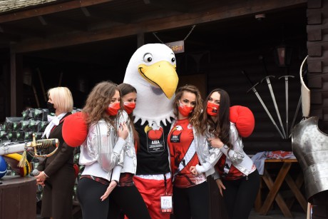 [FOTO] We wtorek początek Młodzieżowych Mistrzostw Świata w Boksie. Pokazowy trening w Chęcinach