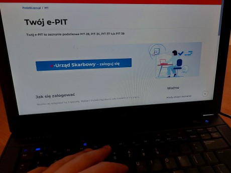 Ostatni dzwonek na złożenie PIT za 2021 rok. Uwaga na oszustów!