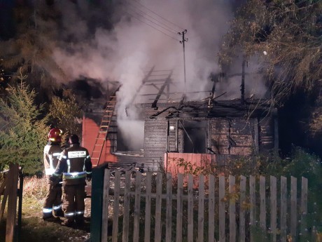 Tragedia w Błotnicy. W pożarze, który wybuchł w nocy zginęły dwie osoby