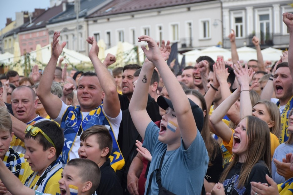 Kielecki Rynek był „żółto-biało-niebieski”