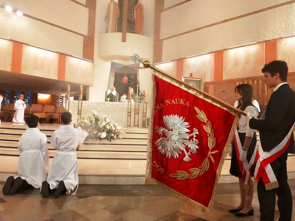 Msza na zakończenie roku w szkole im. Maryi z Nazaretu. Przewodniczył biskup Andrzej Kaleta