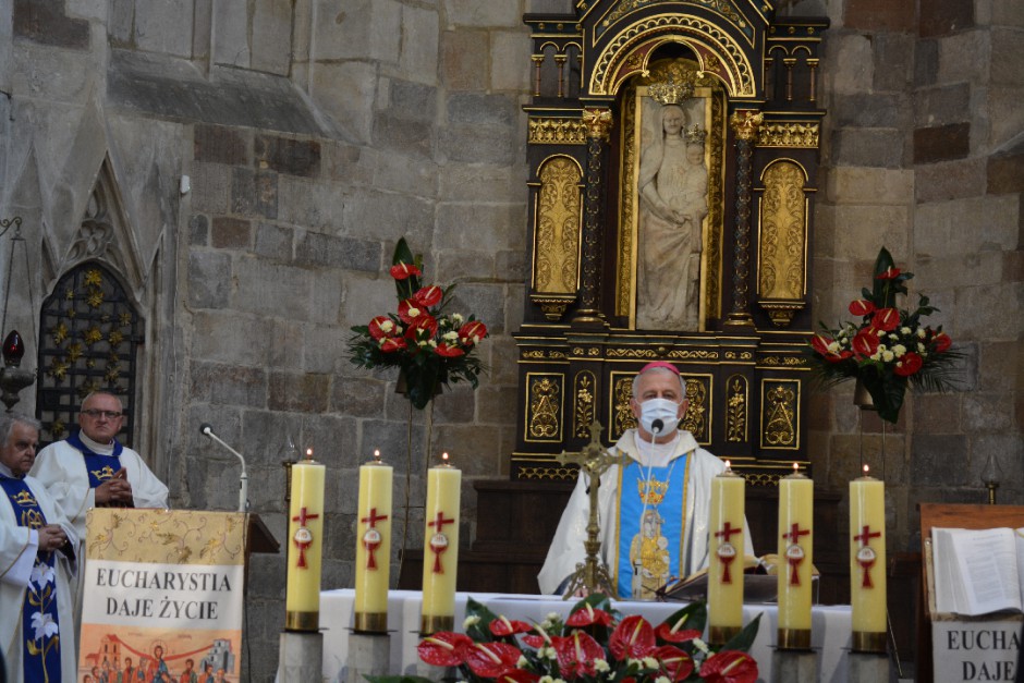 Wielki Odpust w Wiślicy. Pielgrzymi nawiedzili Uśmiechniętą Madonnę