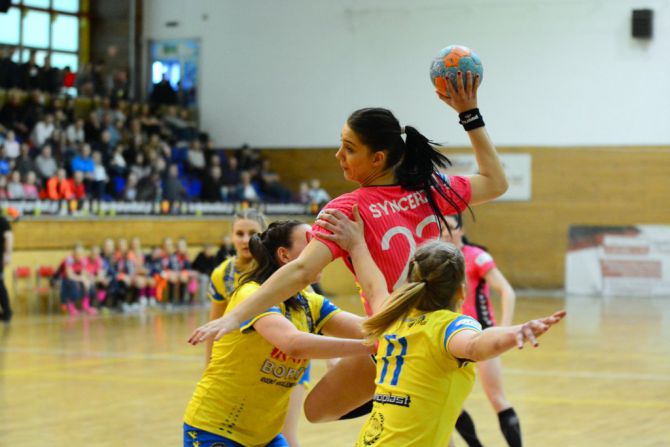 Piłkarki ręczne reprezentacji Polski przyjadą na zgrupowanie do Kielc. Rozgrywająca Korony Handball na liście rezerwowej kadry B