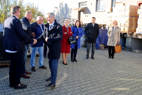 Wojewoda przekazał szpitalom środki ochrony osobistej