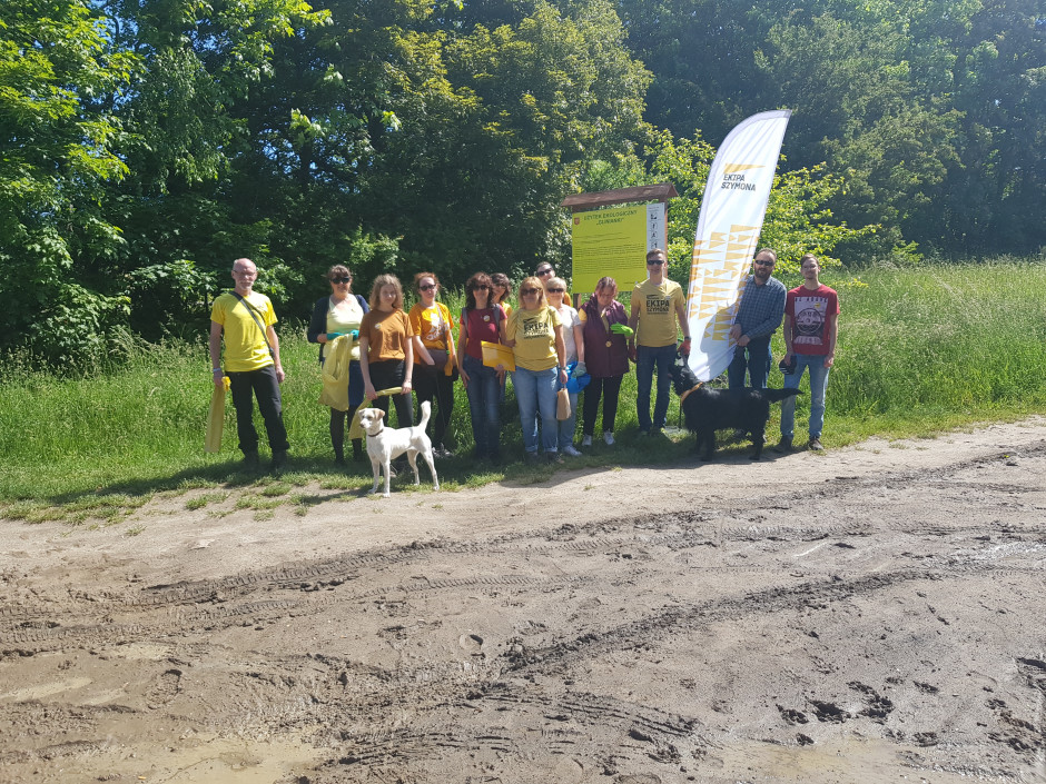 Drużyna Szymona Hołowni sprzątała rezerwat Wietrznia