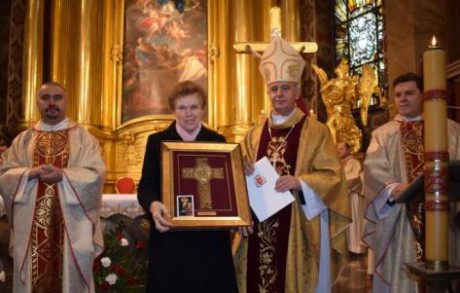 Biskup kielecki wręczy odznaczenia zasłużonym dla Kościoła