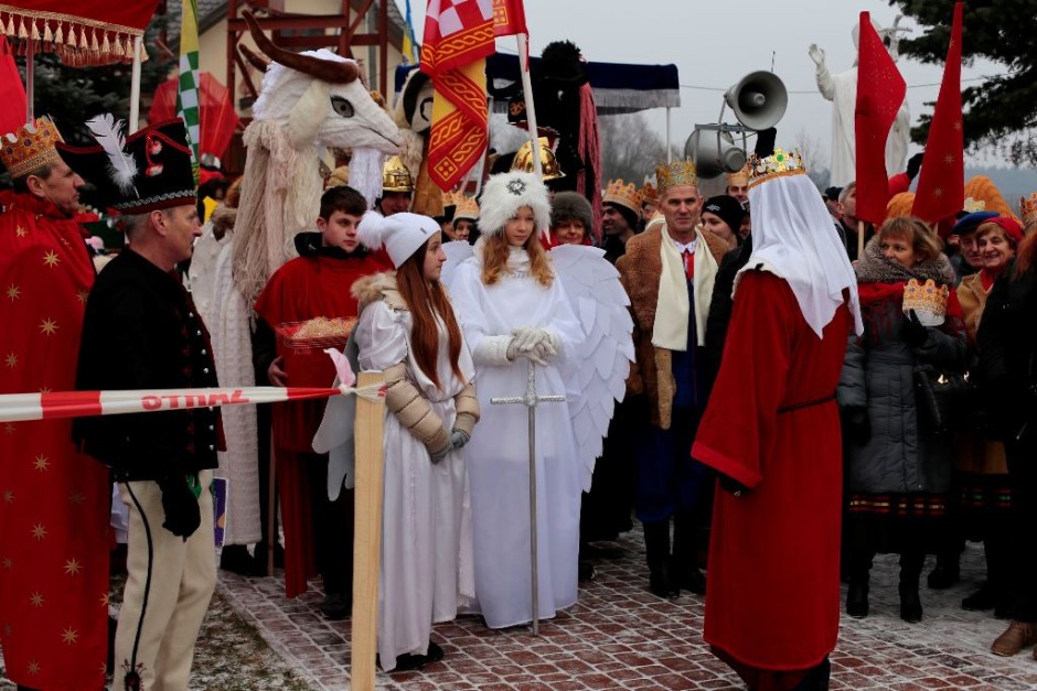 Orszak Trzech Króli w gminie Zagnańsk. Mędrcy pokłonią się Dzieciątku i zatańczą… poloneza