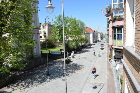 Dodatkowe donice na ul. Sienkiewicza? Miasto chce walczyć z krnąbrnymi kierowcami