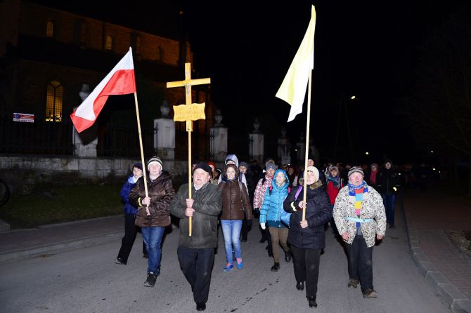 Pątnicy znów wyruszą nocą