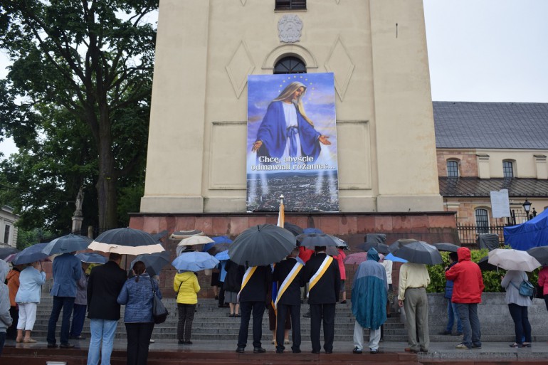 [GALERIA] Zgromadzili się, by bronić rodziny i wartości chrześcijańskich