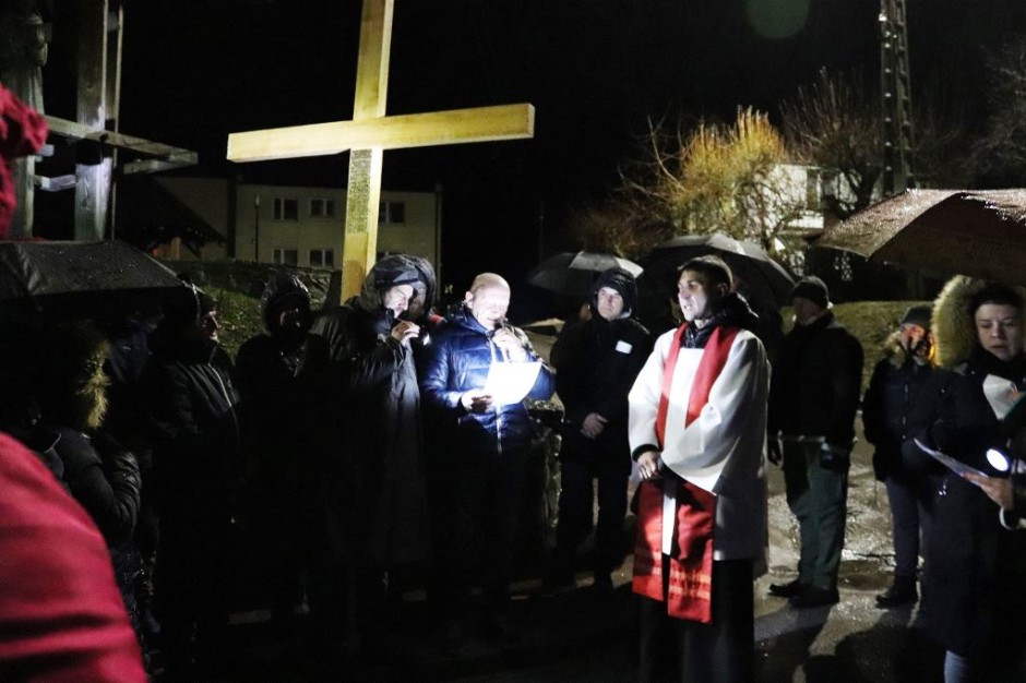 Nieśli krzyż w intencji trzeźwości