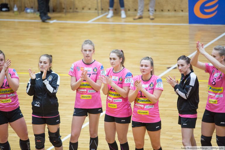 Reprezentacja Polski przygotowuje się do kieleckich mistrzostw. „Biało-czerwone” zagrają sparingi z Koroną Handball