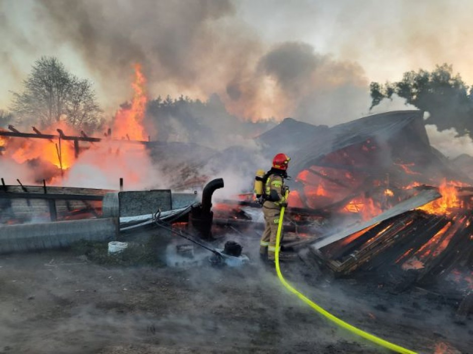 Pożar garażu w miejscowości Niebo