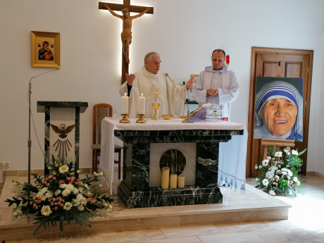 Ks. Stanisław Słowik: Święta Matka Teresa z Kalkuty minimalizowała swoje potrzeby