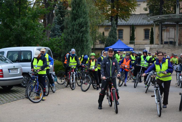 Rowerami na Święty Krzyż