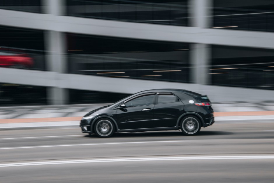 Nowe przepisy dla kierowców wchodzą w życie. Bat na piratów drogowych?