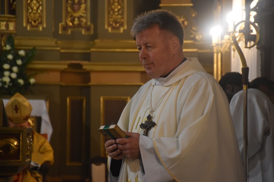 Ks. Zygmunt Kwieciński posłany na misje do Kazachstanu. W Piekoszowie mają nowego proboszcza