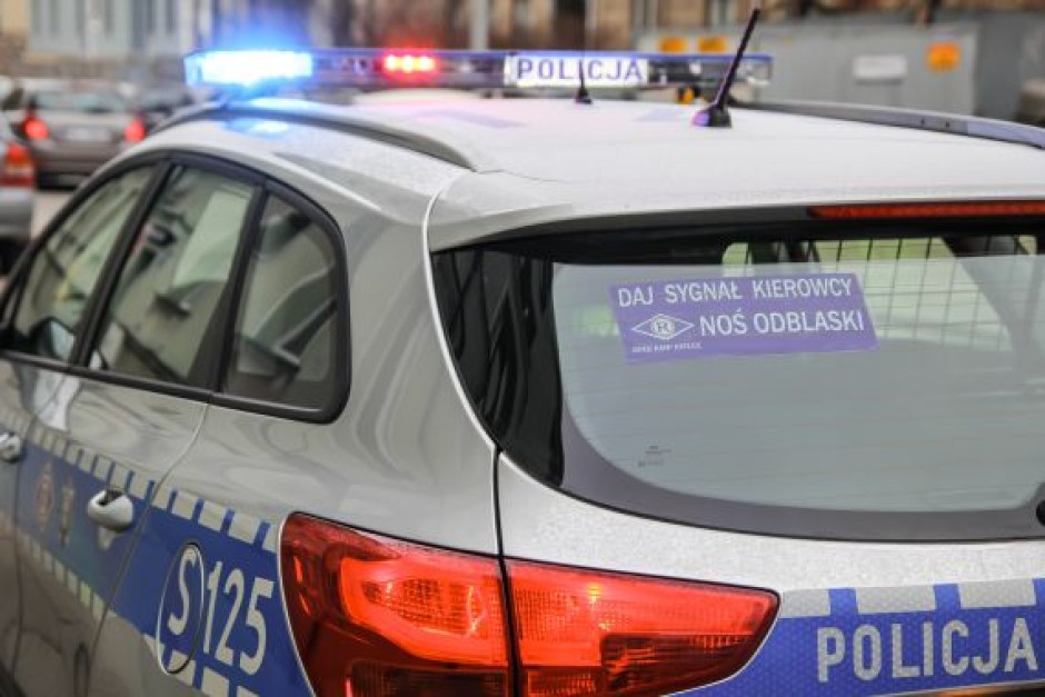 Policjanci przypominają o odblaskach i nowych przepisach