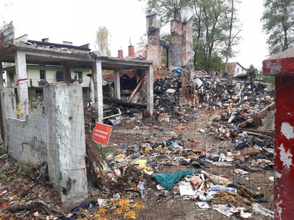 Z alei Na Stadion znikają śmieci!