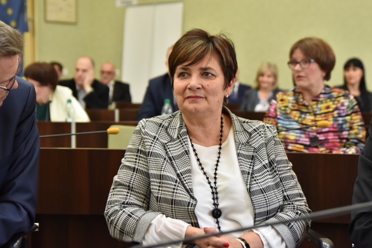 Danuta Papaj bez wyższego wykształcenia w Radzie Nadzorczej Wodociągów Kieleckich?