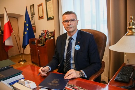 Prezydent Bogdan Wenta nie chce podwyżki. "Do samorządu nie trafiłem dla pieniędzy"