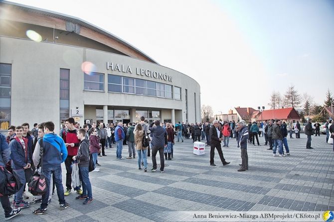 Przed Halą Legionów stanie telebim