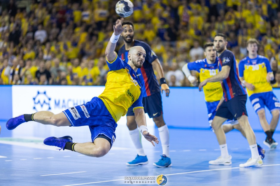 Barcelona definitywnie odpuściła temat Karalioka. Znalazła transferowe zastępstwo
