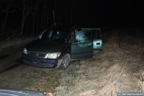 Ukradł samochód i chciał odwiedzić byłą żonę. Pijany wpadł w ręce policji