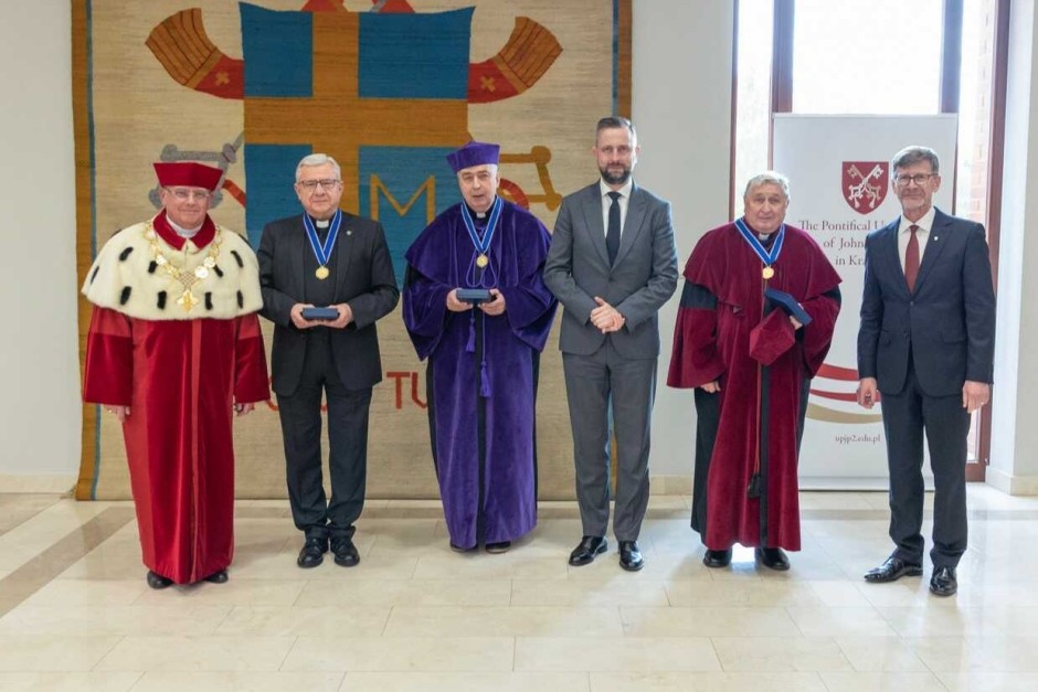 Kapłan diecezji kieleckiej otrzymał najwyższe odznaczenie naukowe