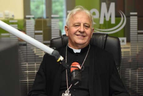 Biskup Jan Piotrowski: Módlmy się o wybór papieża, który umocni nas w wierze
