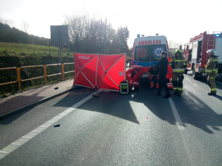 Śmiertelny wypadek w Bodzentynie. Nie żyje motocyklista