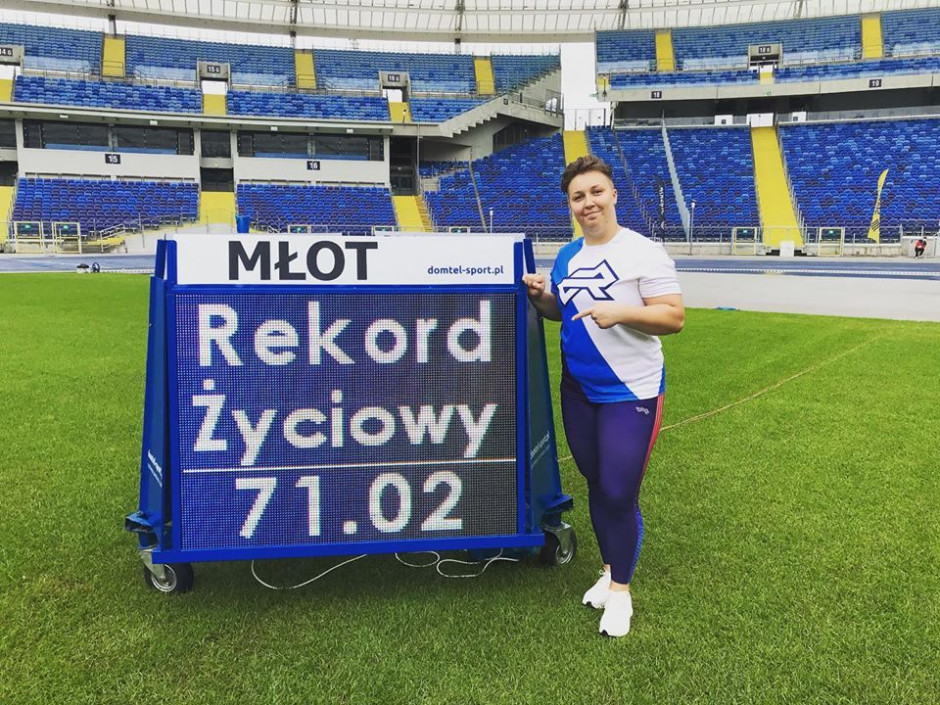 Furmanek przerzuciła "siedemdziesiątkę". I to trzy razy!