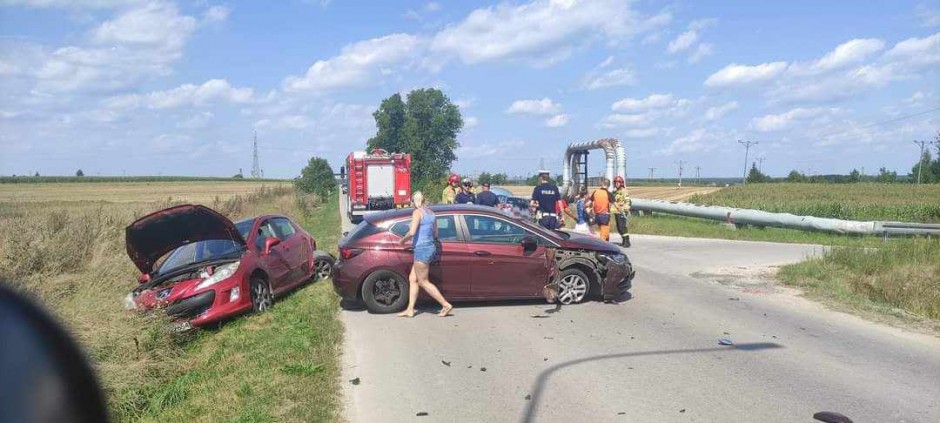 Zderzenie trzech aut we Włoszczowie