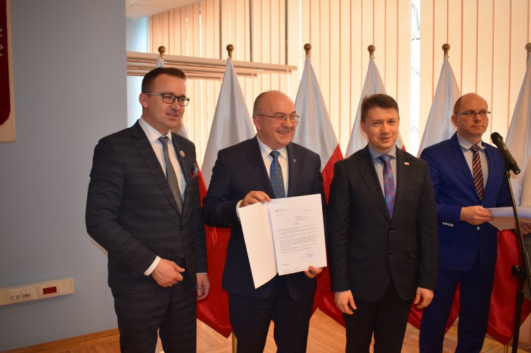 Ponad 15 milionów złotych na drogi w regionie