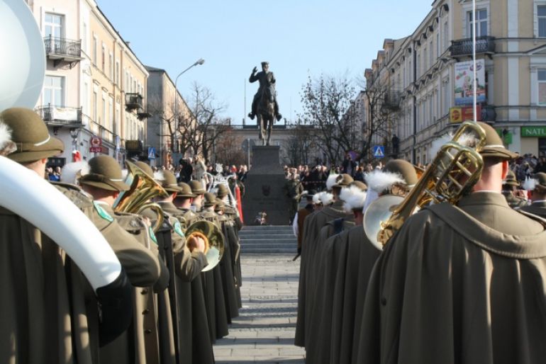 Święto Niepodległości na poważnie i na sportowo