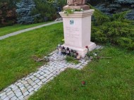 W Opatowie zdewastowano pomnik św. Jana Pawła II
