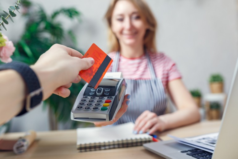 Terminal do kart płatniczych – pozwól swoim klientom na płatność kartą