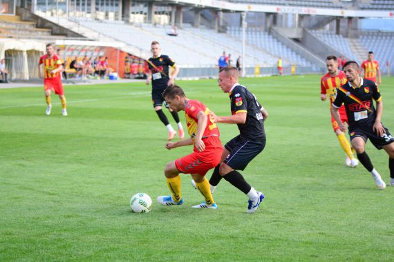 Porażka Korony w pierwszym sparingu