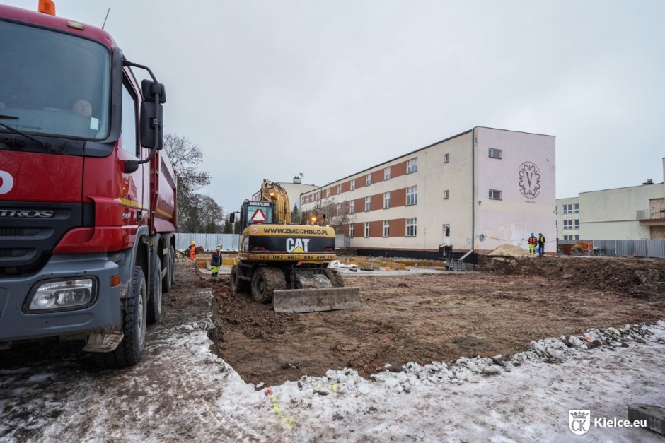 Hala przy „Ściegiennym” rośnie w oczach