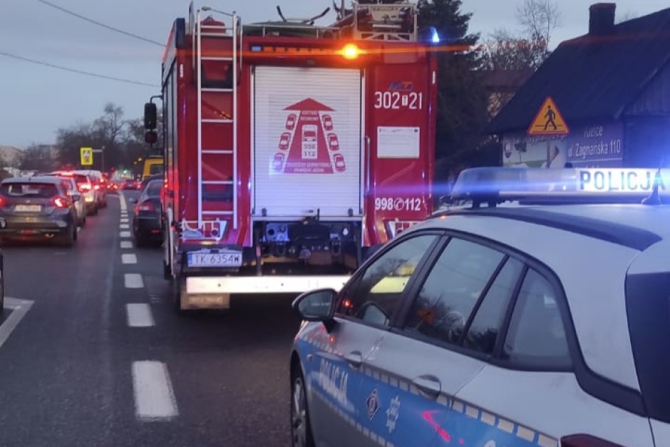 Wypadek na ul. Jesionowej w Kielcach. Ciężarna kobieta w szpitalu