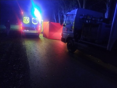 Tragiczny wypadek w miejscowości Złota. Tir najechał na leżącego na jezdni mężczyznę