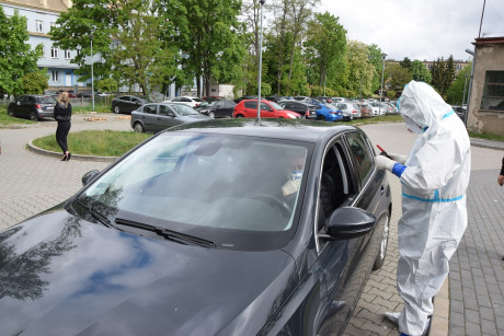 Pierwsi pacjenci skorzystali z bezpłatnych badań w kierunku koronawirusa