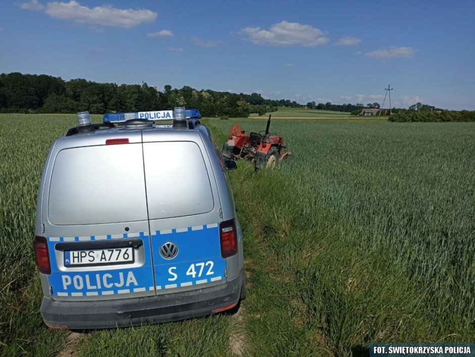 Kompletnie pijany traktorzysta uciekał polną drogą